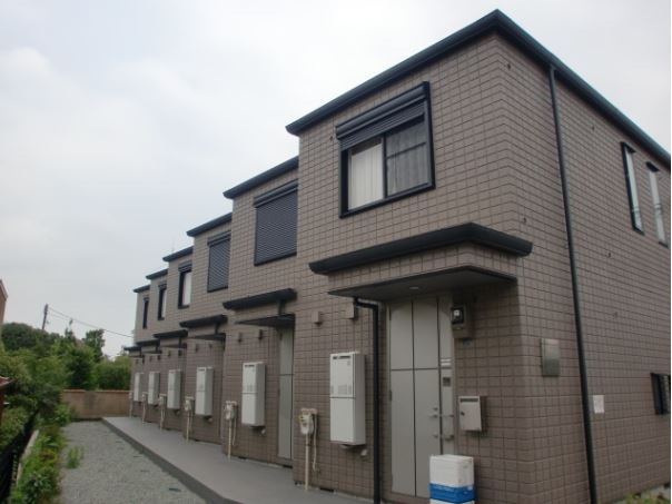 立場駅徒歩7分！テラスハウスのご紹介です！