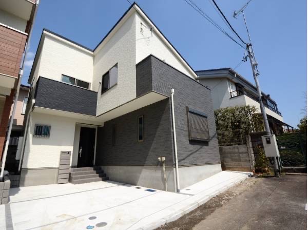 築浅！広々戸建のご紹介★
